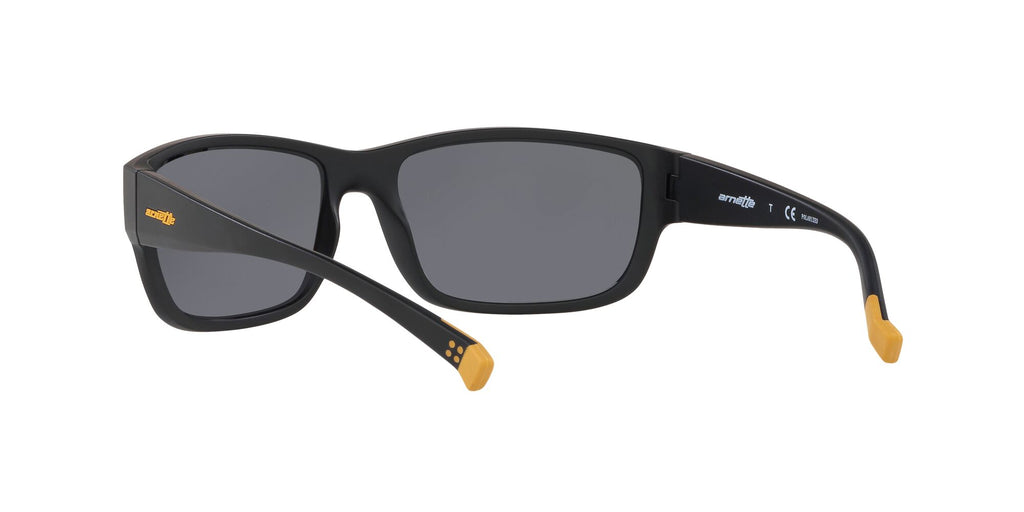 Arnette Bushwick 0AN4256 01/81 62 Matte Black / Polarized Dark Grey 62 / Plastic / Injected / Injected