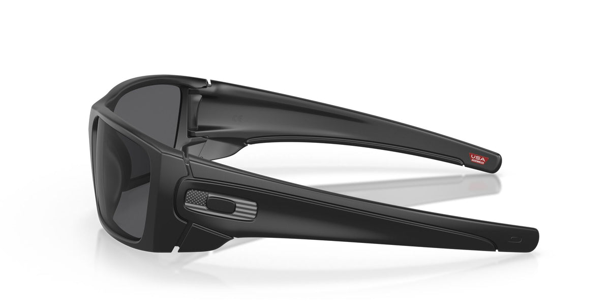Oakley Fuel Cell 0OO9096 909629 60 Matte Black / Grey