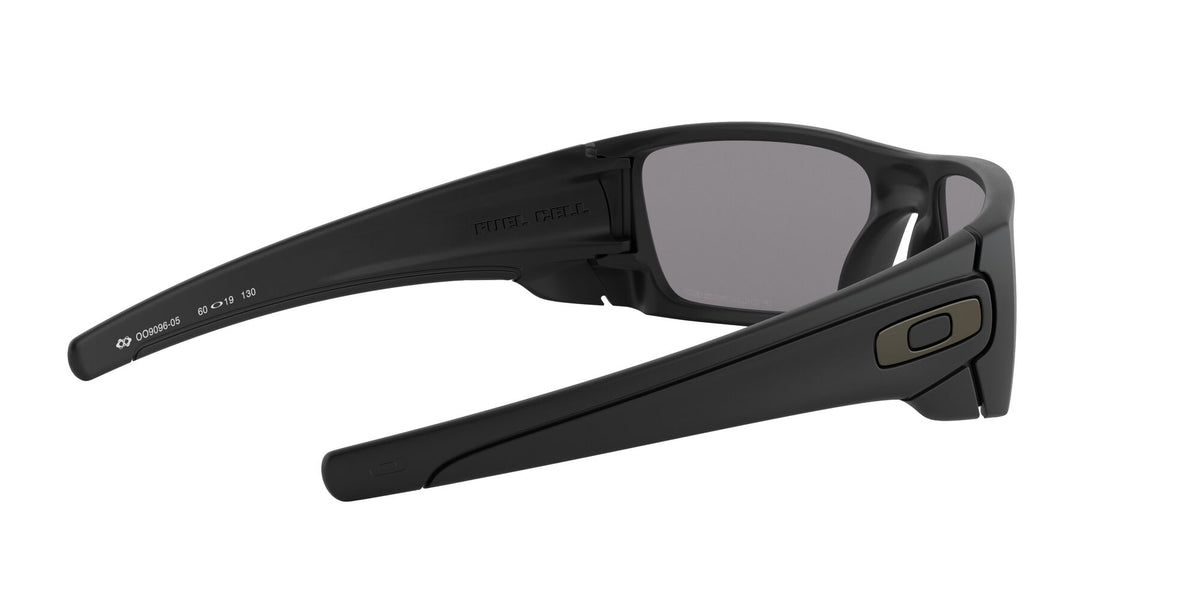 Oakley Fuel Cell 0OO9096 909605 60 Matte Black / Grey Polarized 60 / Polycarbonate / Injected / Injected