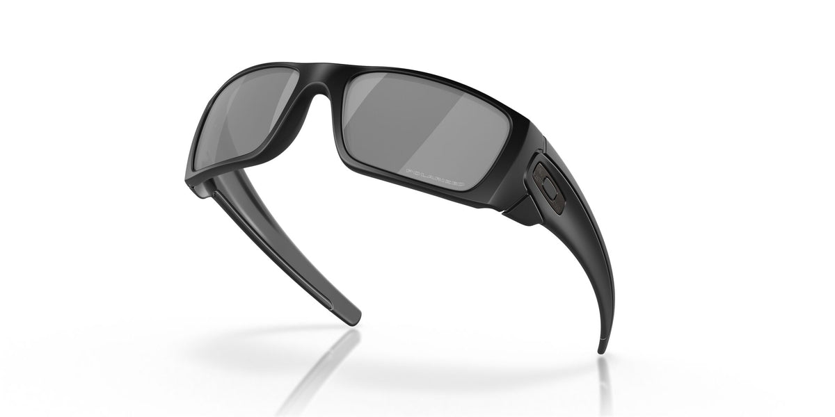 Oakley Fuel Cell 0OO9096 9096B3 60 Cerakote Graphite Black / Black Iridium Polarized 60 / Polycarbonate / O_matter / Injected