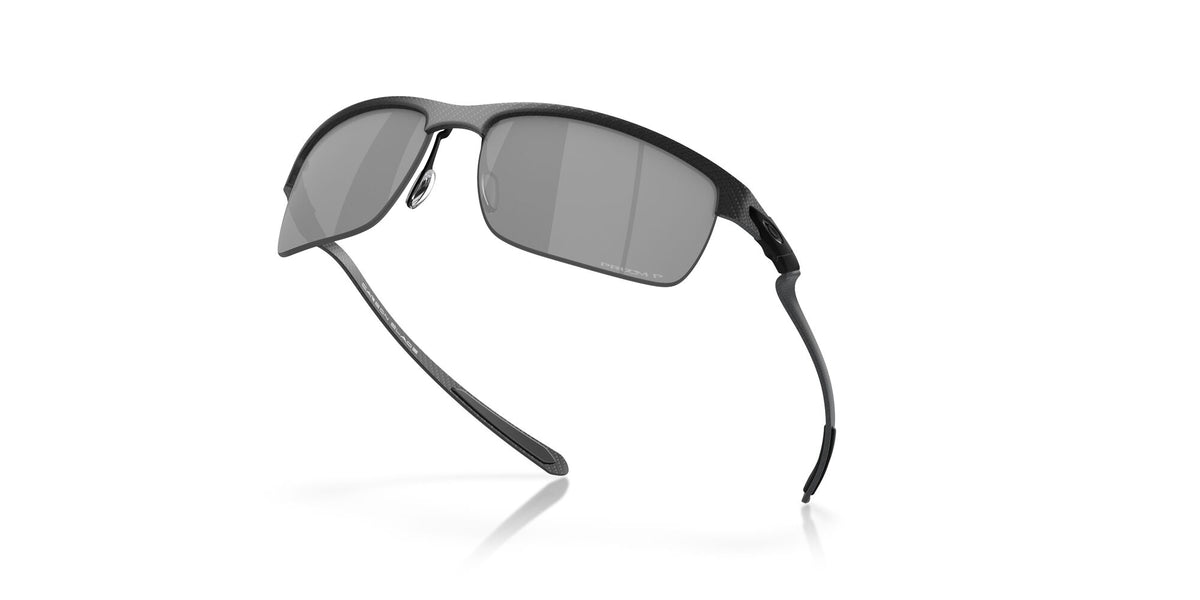 OO 9174 Oakley Carbon Blade Matte Carbon Fiber / Prizm Black Polarised 66 66 / Plastic / Metal
