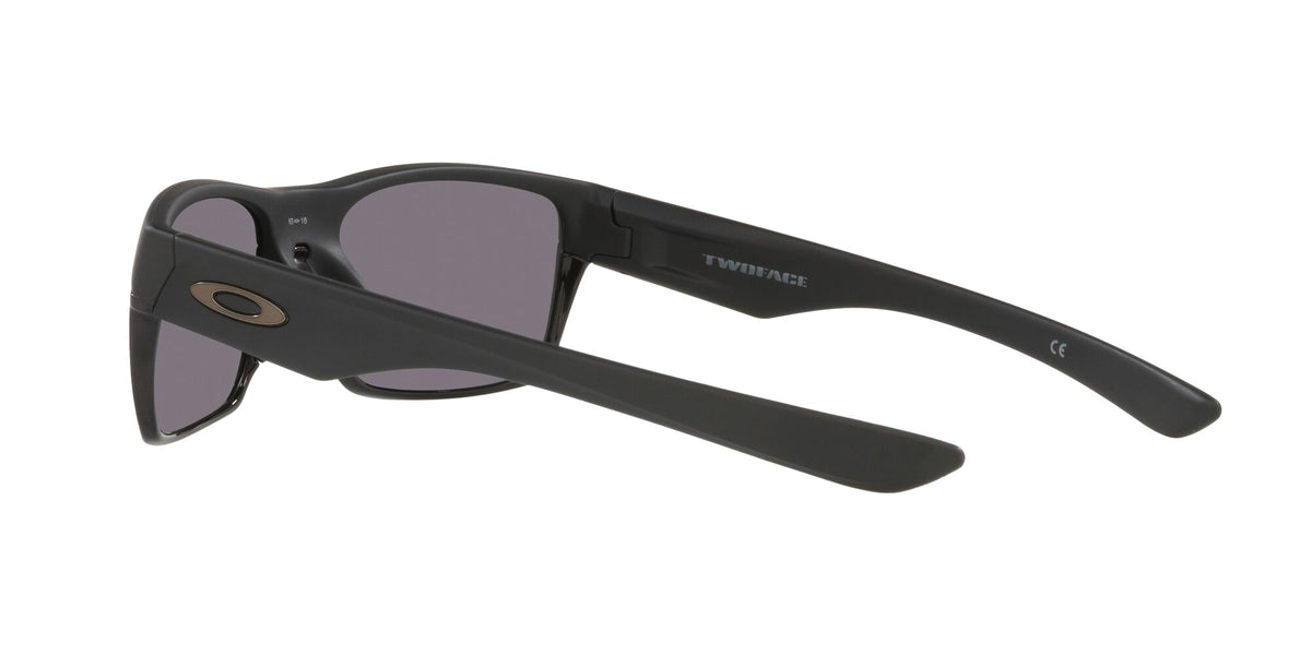 OO 9256 Oakley Twoface (A) Matte Black / Prizm Grey Polarised 60 60 / Plastic / Plastic