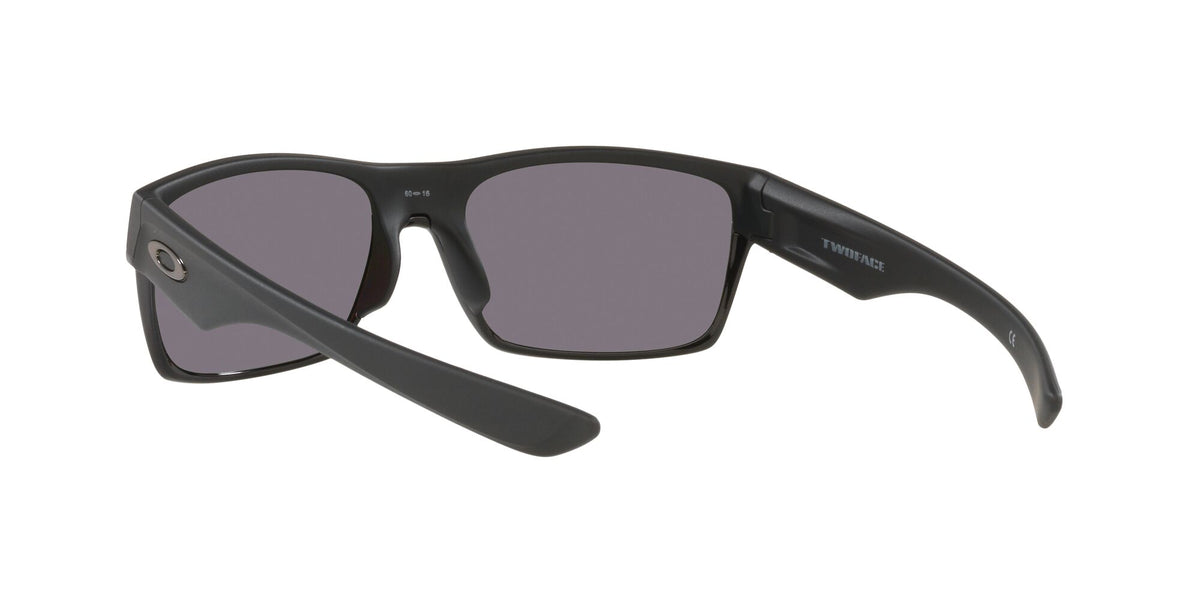OO 9256 Oakley Twoface (A) Matte Black / Prizm Grey Polarised 60 60 / Plastic / Plastic