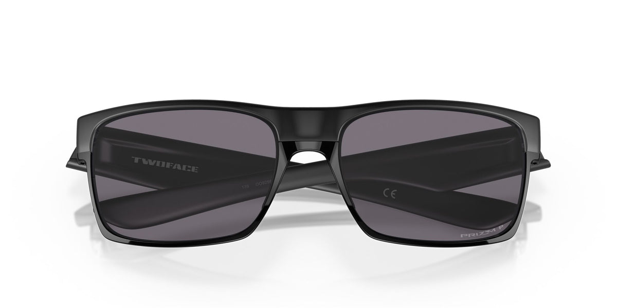 OO 9256 Oakley Twoface (A) Matte Black / Prizm Grey Polarised 60 60 / Plastic / Plastic