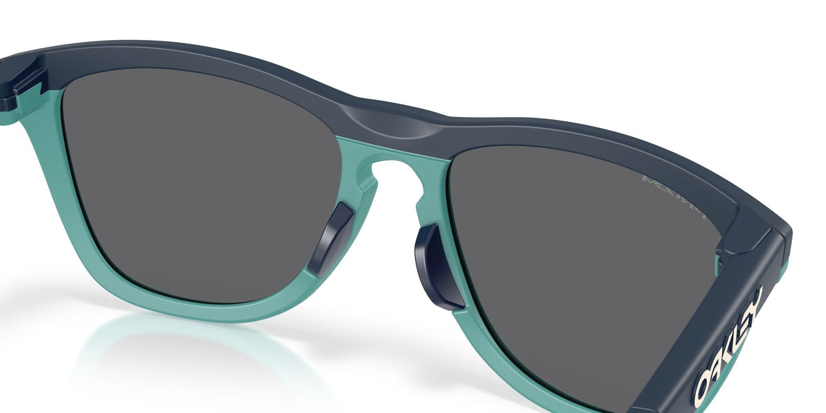 Oakley Frogskins Range OO9284 928417 55 Matt Abyss / Prizm Black