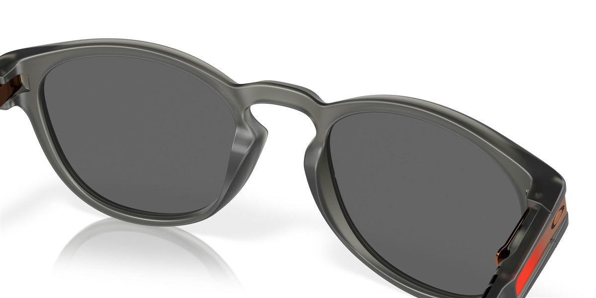 Oakley Latch (A) 0OO9349 934950 53 Matte Grey Smoke / Prizm Black 53 / Polycarbonate / O_matter / Injected