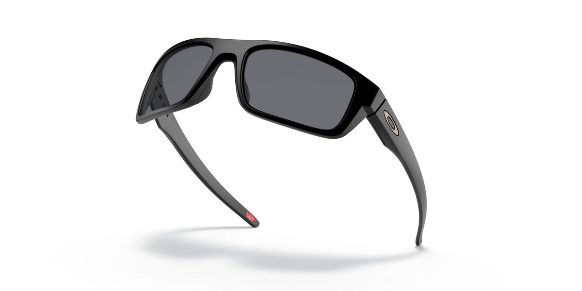 Oakley Drop Point 0OO9367 936701 60 Matte Black / Grey 60 / Plastic / Plastic