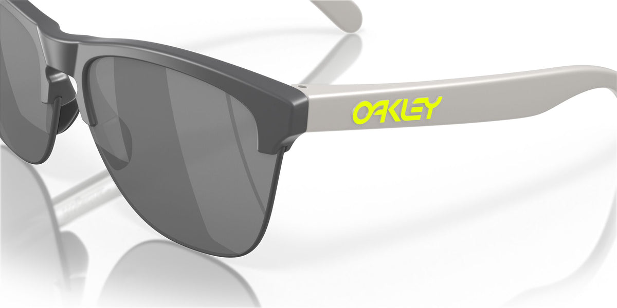 Oakley Frogskins Lite 0OO9374 937451 63 Matte Dark Grey / Prizm Black 63 / Polycarbonate / O_matter / Molded