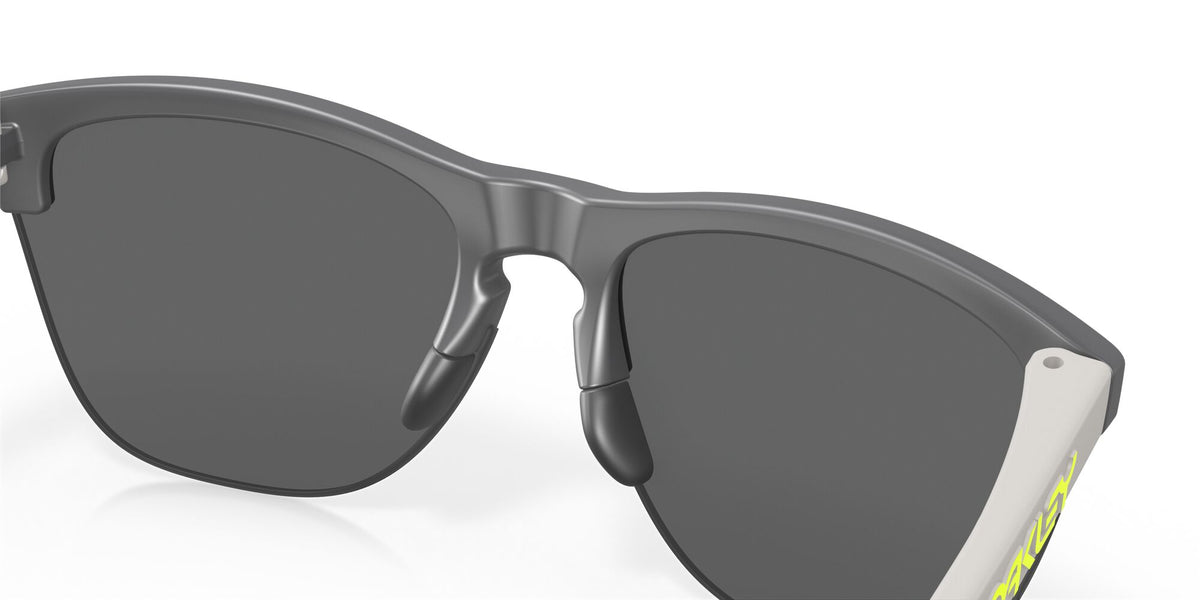 Oakley Frogskins Lite 0OO9374 937451 63 Matte Dark Grey / Prizm Black 63 / Polycarbonate / O_matter / Molded