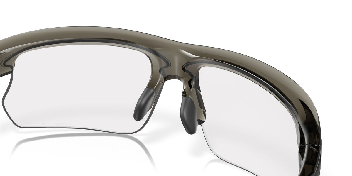 Oakley Bisphaera 0OO9400 940011 68 Grey Smoke / Clear to Black Iridium Photochromic