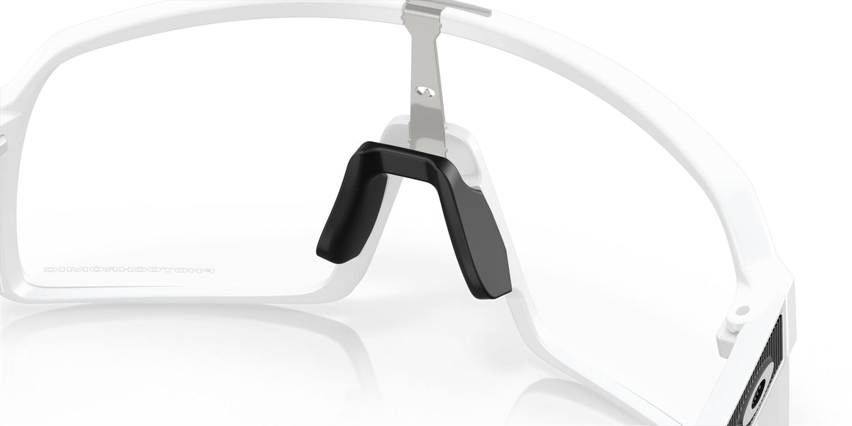 Oakley Sutro 0OO9406 940699 37 Matte White / Clear to Black Iridium Photochromic 37 / Polycarbonate / O_matter / Injected