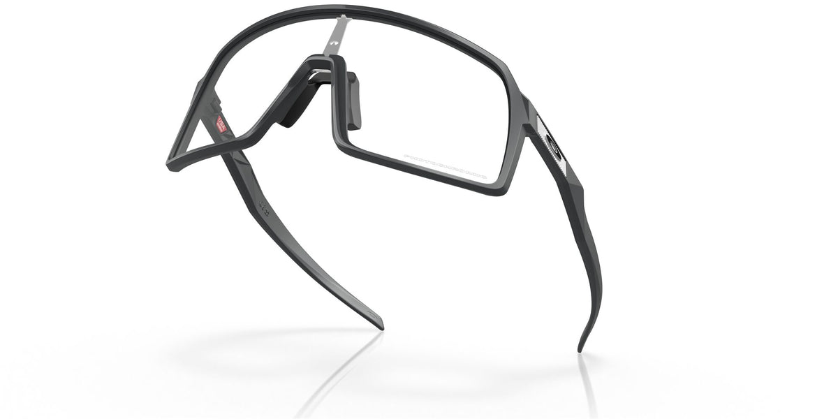Oakley Sutro 0OO9406 940698 37 Matte Carbon / Clear to Black Iridium Photochromic 37 / Polycarbonate / O_matter / Injected