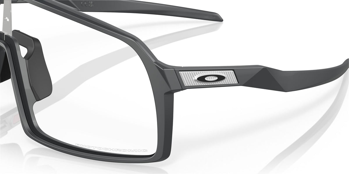 Oakley Sutro 0OO9406 940698 37 Matte Carbon / Clear to Black Iridium Photochromic 37 / Polycarbonate / O_matter / Injected