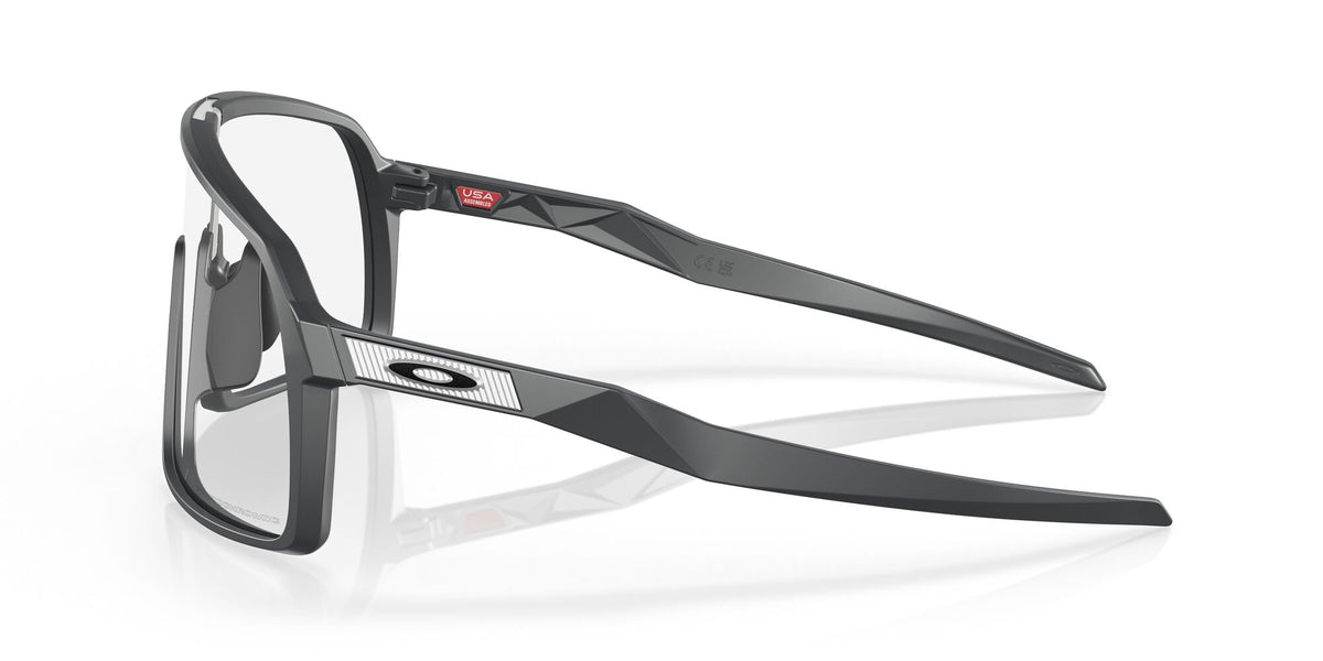 Oakley Sutro 0OO9406 940698 37 Matte Carbon / Clear to Black Iridium Photochromic 37 / Polycarbonate / O_matter / Injected