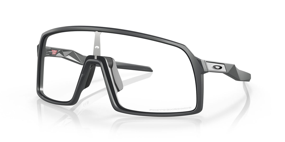 Oakley Sutro 0OO9406 940698 37 Matte Carbon / Clear to Black Iridium Photochromic 37 / Polycarbonate / O_matter / Injected