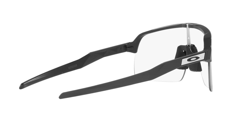 Oakley Sutro Lite 0OO9463 946345 39 Matte Carbon / Clear to Black Iridium Photochromic 39 / Polycarbonate / O_matter / Injected