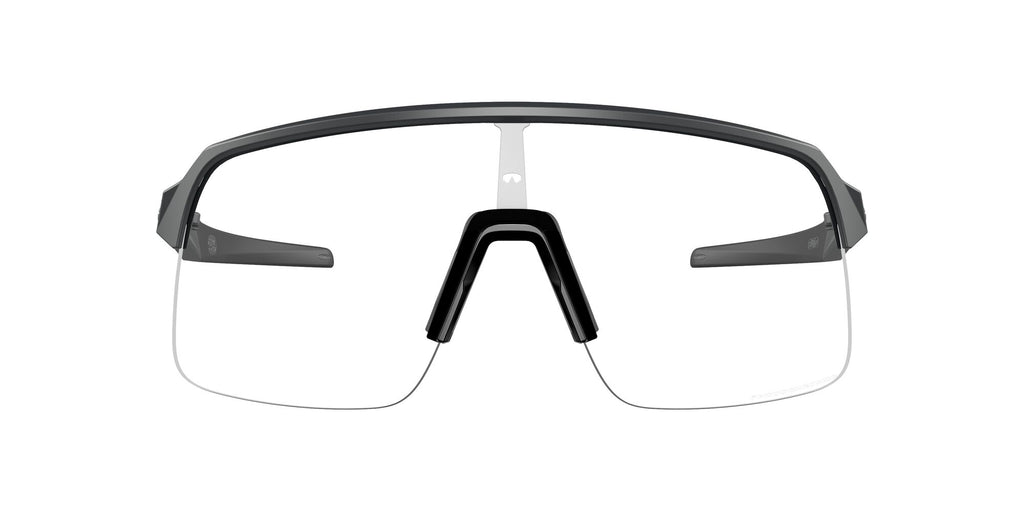 Oakley Sutro Lite 0OO9463 946345 39 Matte Carbon / Clear to Black Iridium Photochromic 39 / Polycarbonate / O_matter / Injected