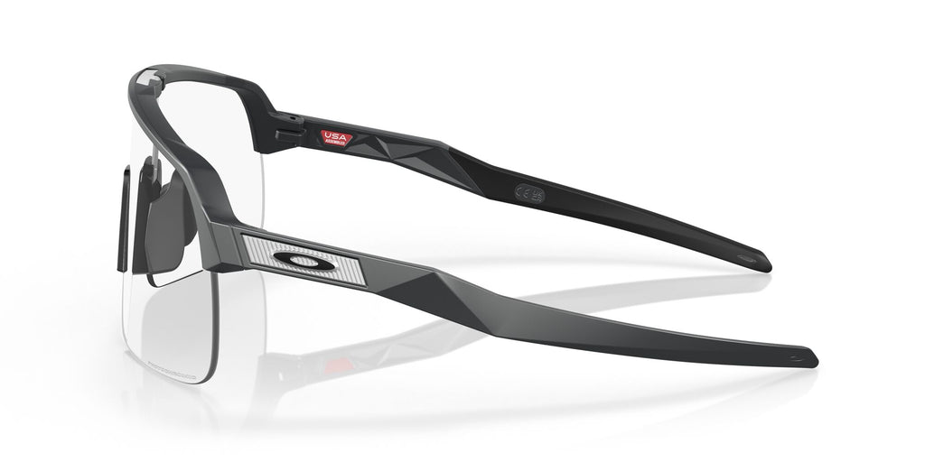 Oakley Sutro Lite 0OO9463 946345 39 Matte Carbon / Clear to Black Iridium Photochromic 39 / Polycarbonate / O_matter / Injected