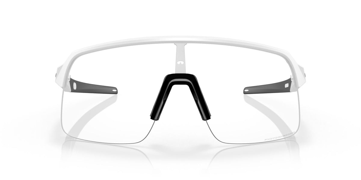 Oakley Sutro Lite 0OO9463 946346 39 Matte White / Clear to Black Iridium Photochromic 39 / Polycarbonate / O_matter / Injected