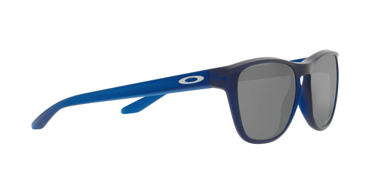 Oakley Manorburn 0OO9479 947916 56 Matte Translucent Blue / Prizm Black 56 / Polycarbonate / O_matter / Molded