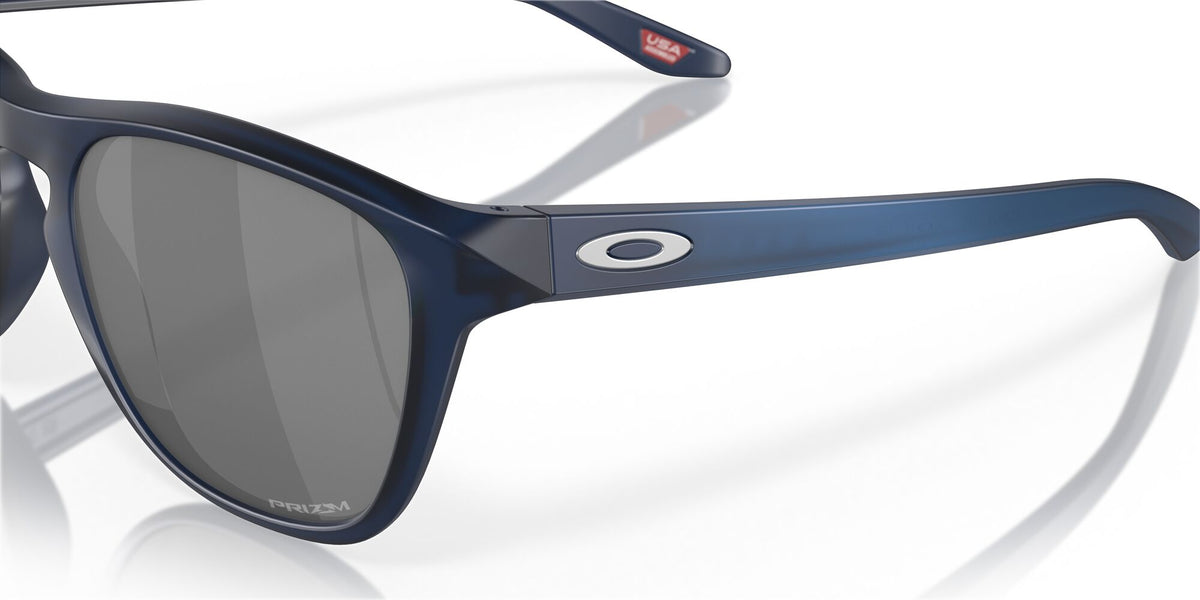 Oakley Manorburn 0OO9479 947916 56 Matte Translucent Blue / Prizm Black 56 / Polycarbonate / O_matter / Molded
