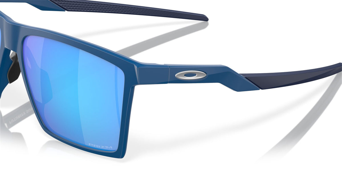 Oakley Futurity Sun 0OO9482 948203 57 Satin Navy / Prizm Sapphire