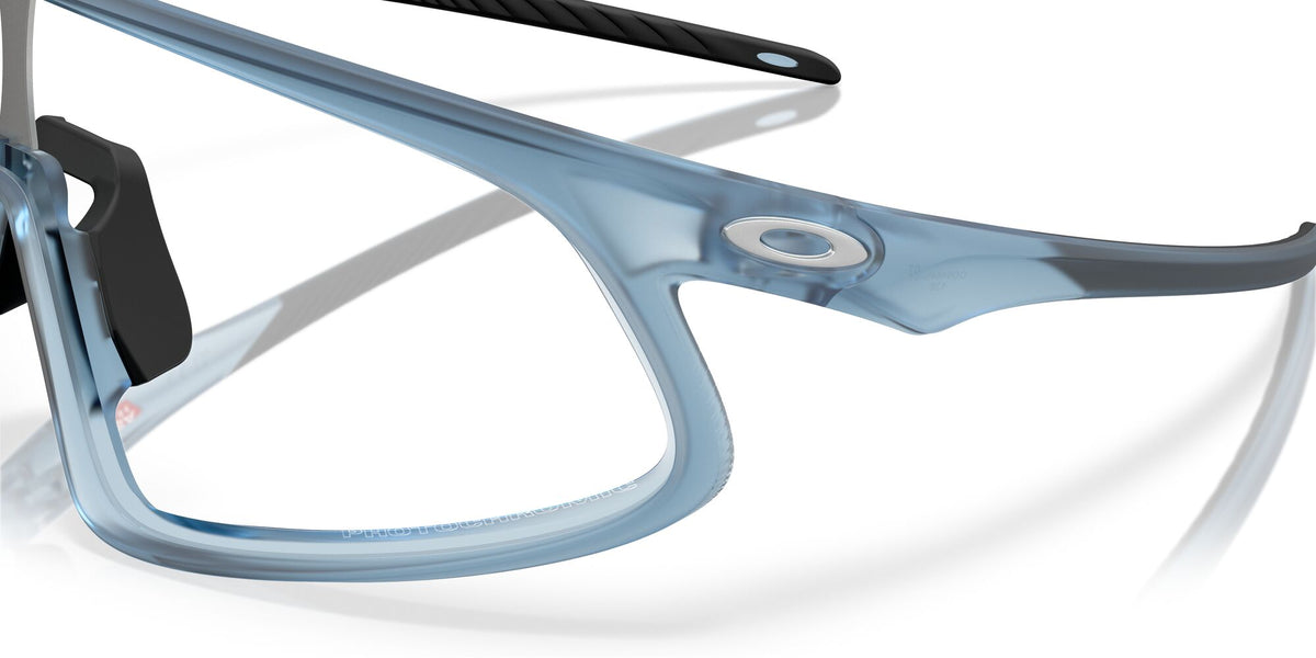 Oakley Rslv 0OO9484D 948407 49 Matt Transparent Stonewash/ Clear to Black Iridium Photochromic