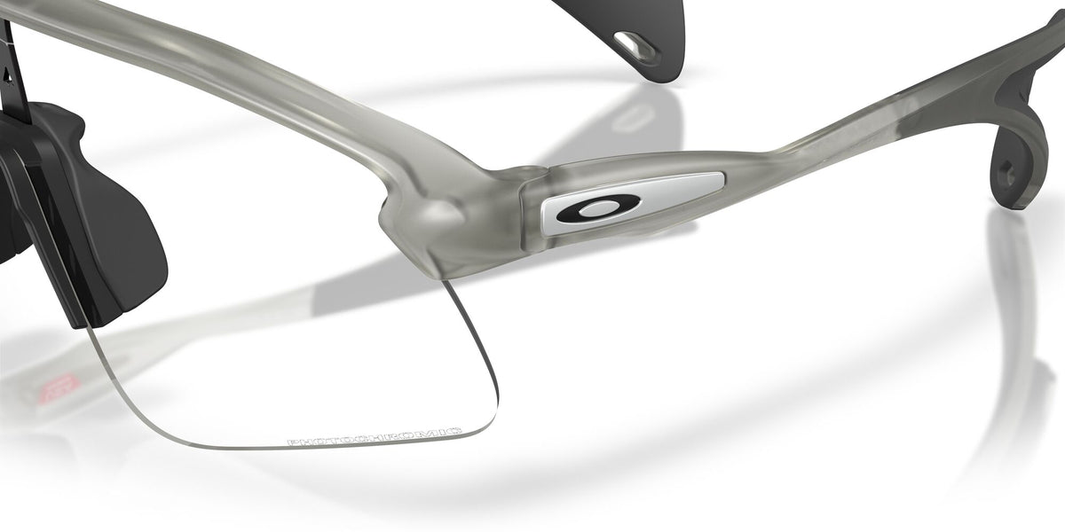 Oakley Stunt Devil S 0OO9518 951808 36 Grey/ Clear to Black Iridium Photochromic