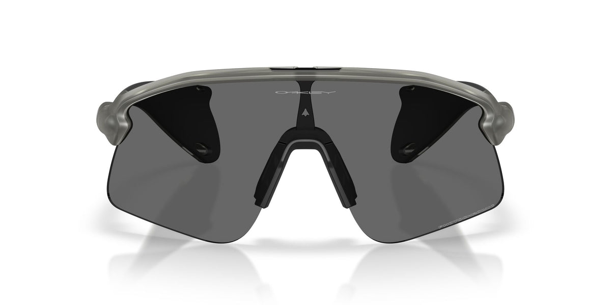 Oakley Stunt Devil S 0OO9518 951808 36 Grey/ Clear to Black Iridium Photochromic