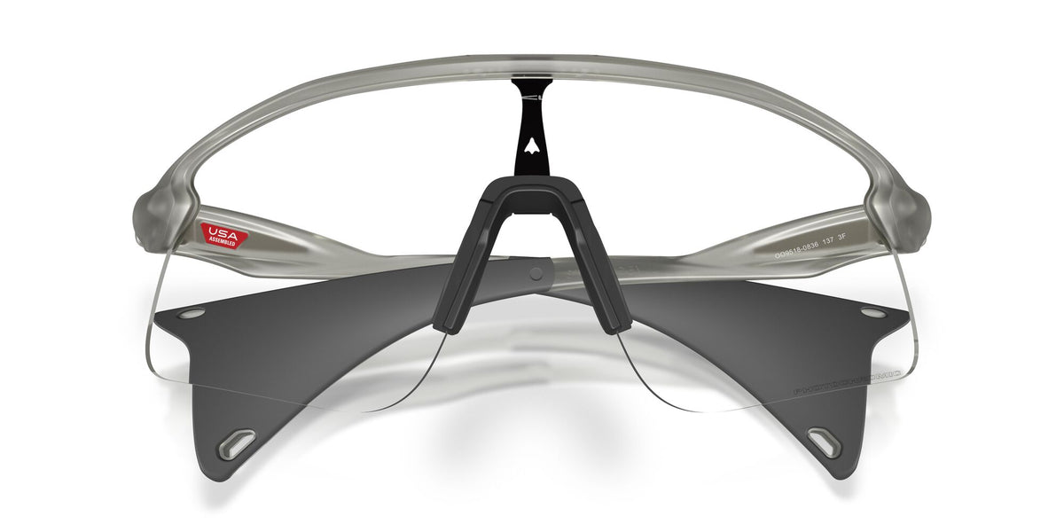 Oakley Stunt Devil S 0OO9518 951808 36 Grey/ Clear to Black Iridium Photochromic