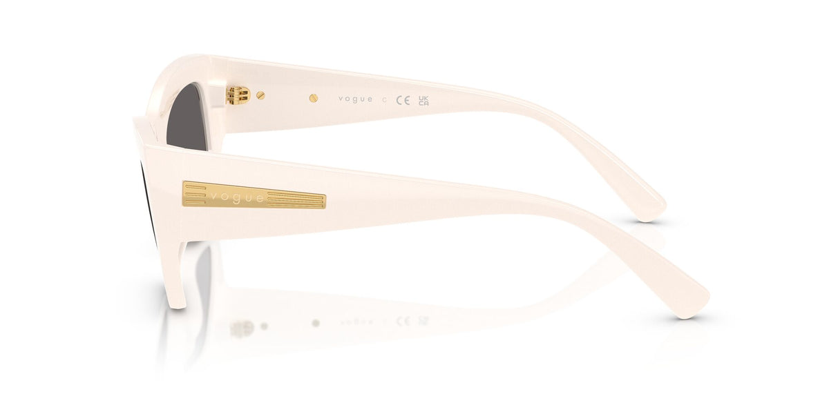 Vogue  0VO5607S 312487 53 Full Ivory/ Black Smoke