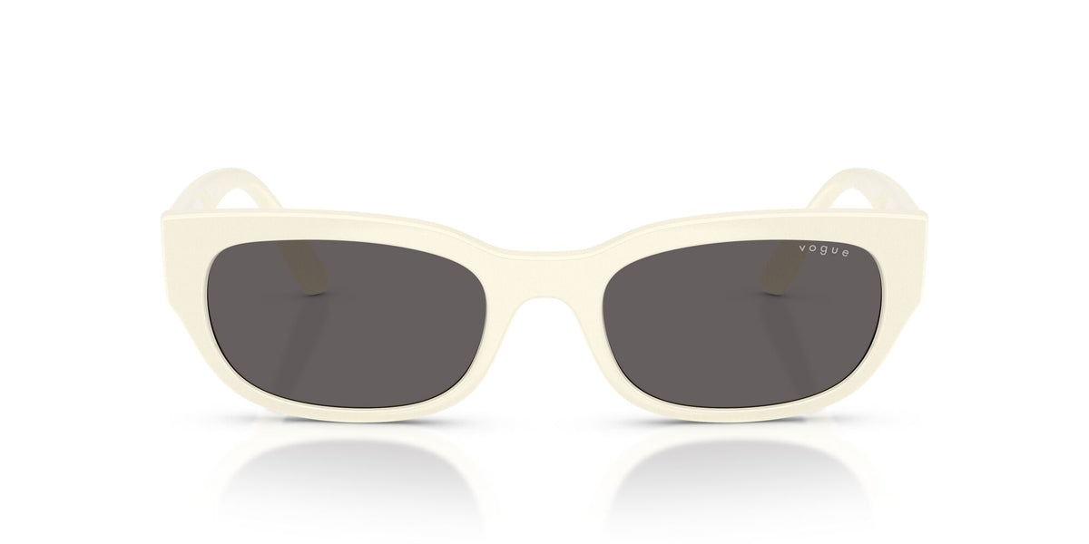 Vogue  0VO5669S 316787 54 White/ Black Smoke