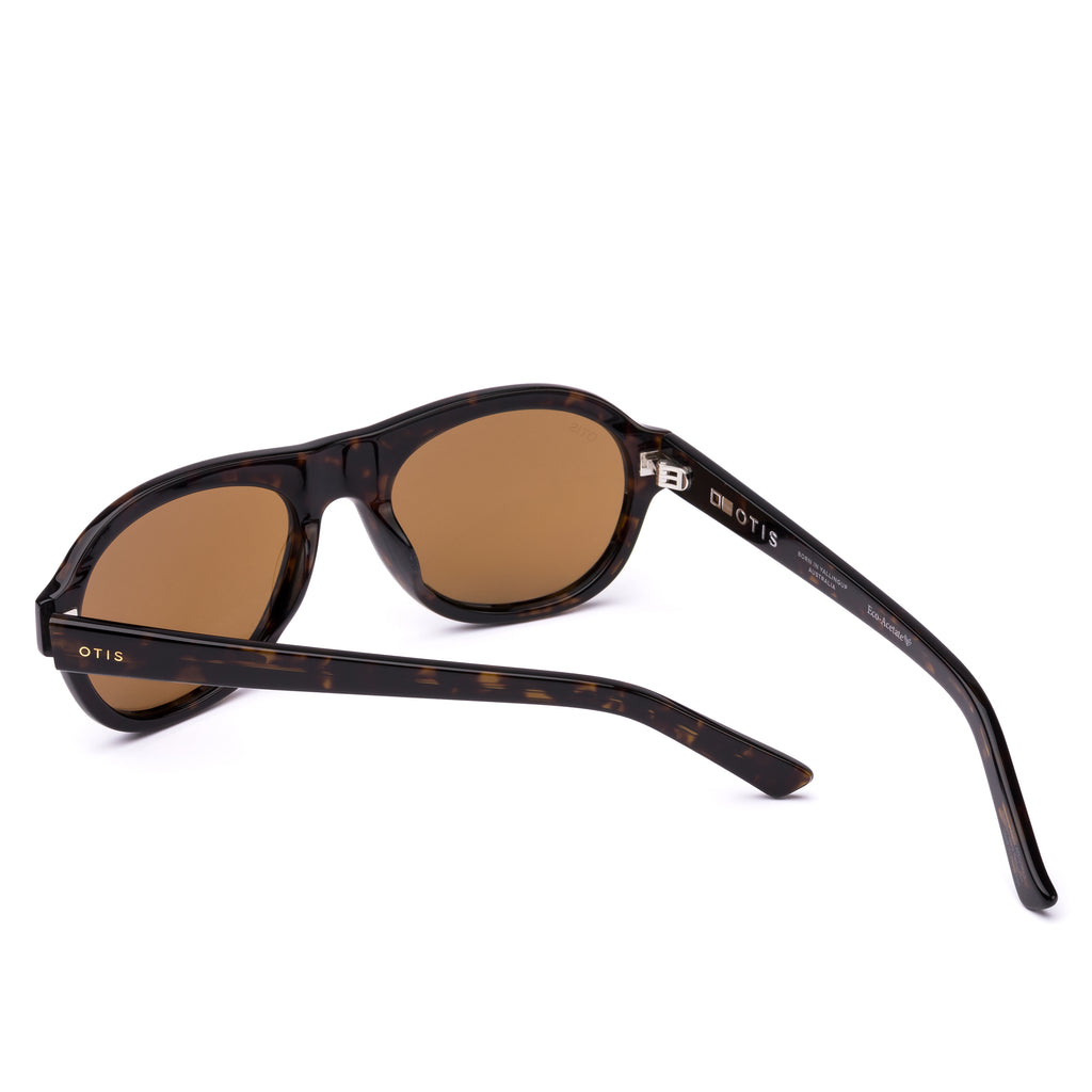 Otis Kingswood : Eco Umber Tort/Brown 207-2503