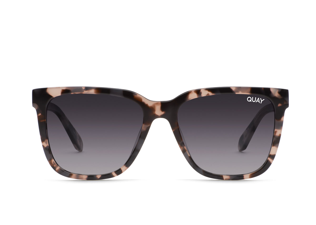 Quay WIRED OVERSIZED QU-000818-MLKTORT/SMKPOL