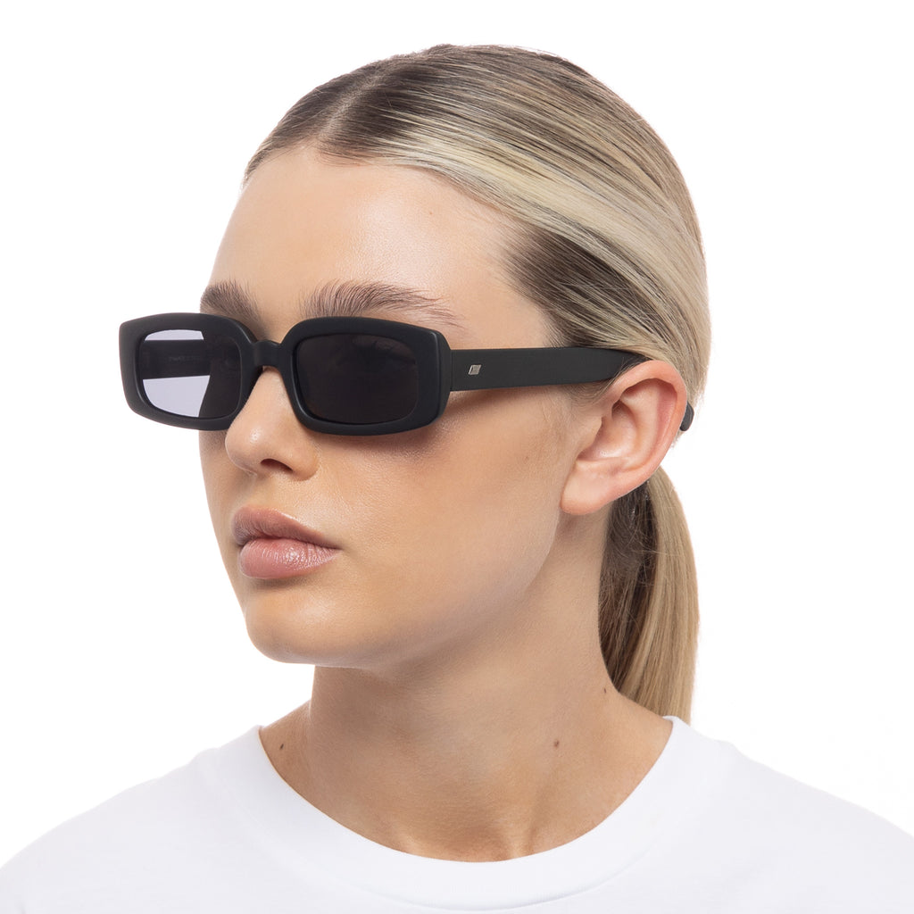 Le Specs Dynamite LSP2352259 Matte Black/ Smoke Mono Lens
