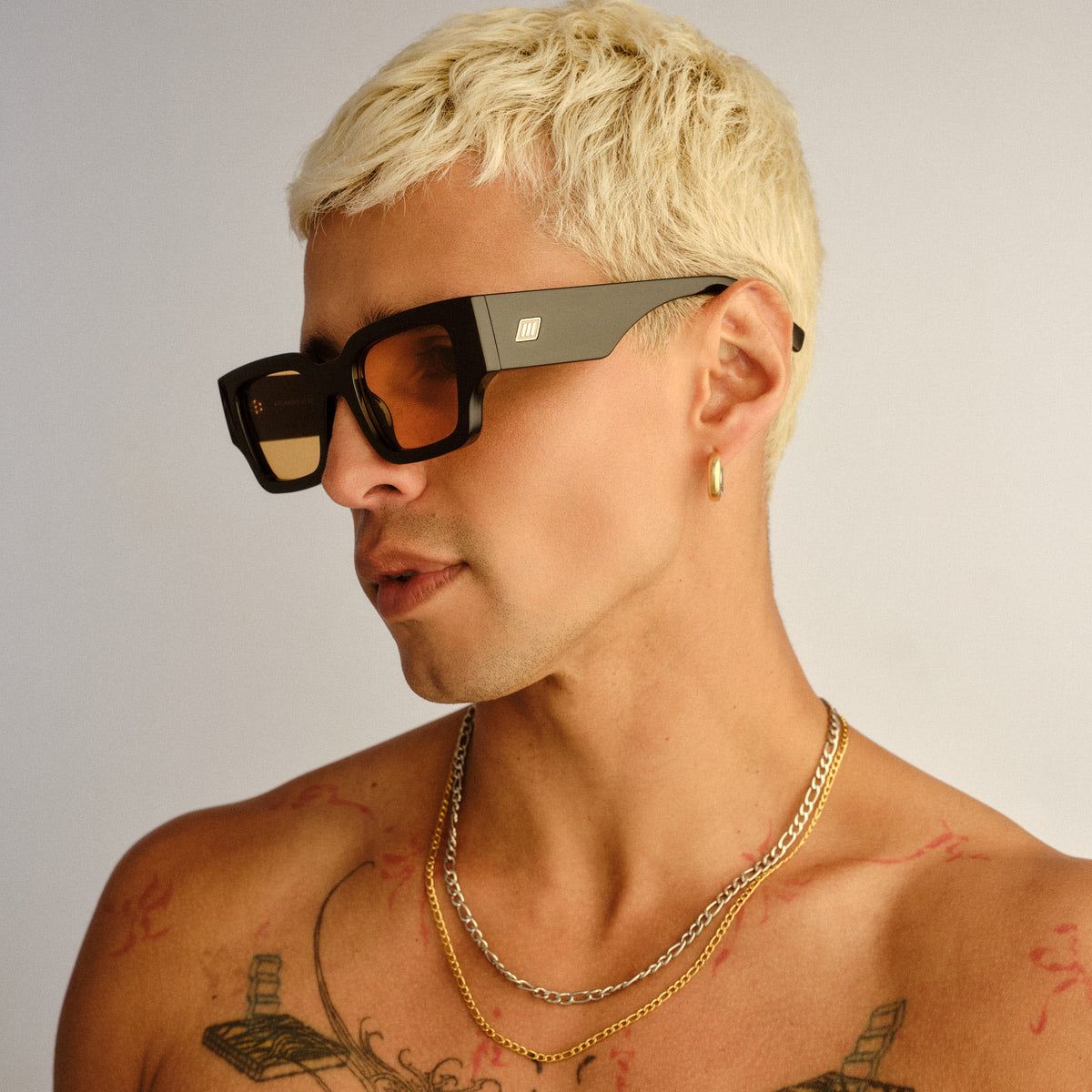 Le Specs Atlantis LSP2452427 Black/ Mustard Mono
